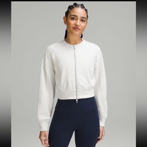 Lululemon Ribbed  Softstreme cropped jacket new with tags size 4